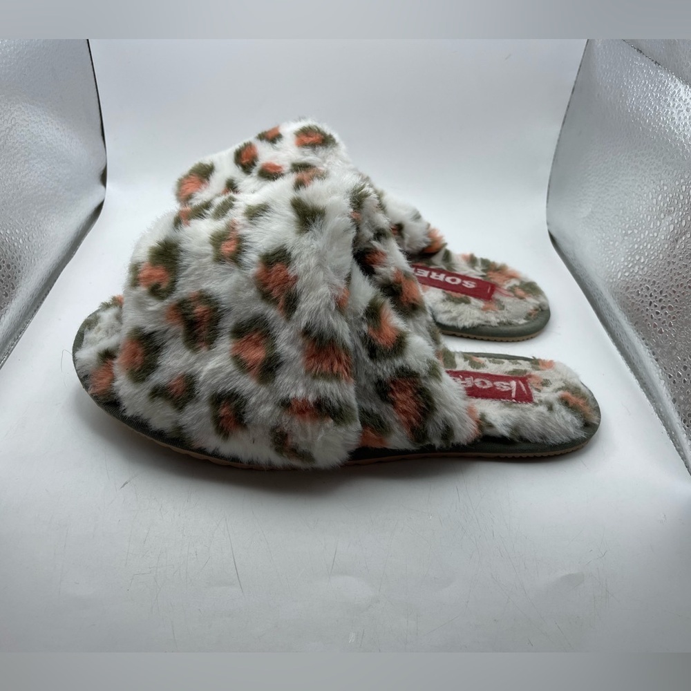 Sorel Go Mail Run faux fur Cozy Leopard Print Slippers size 7